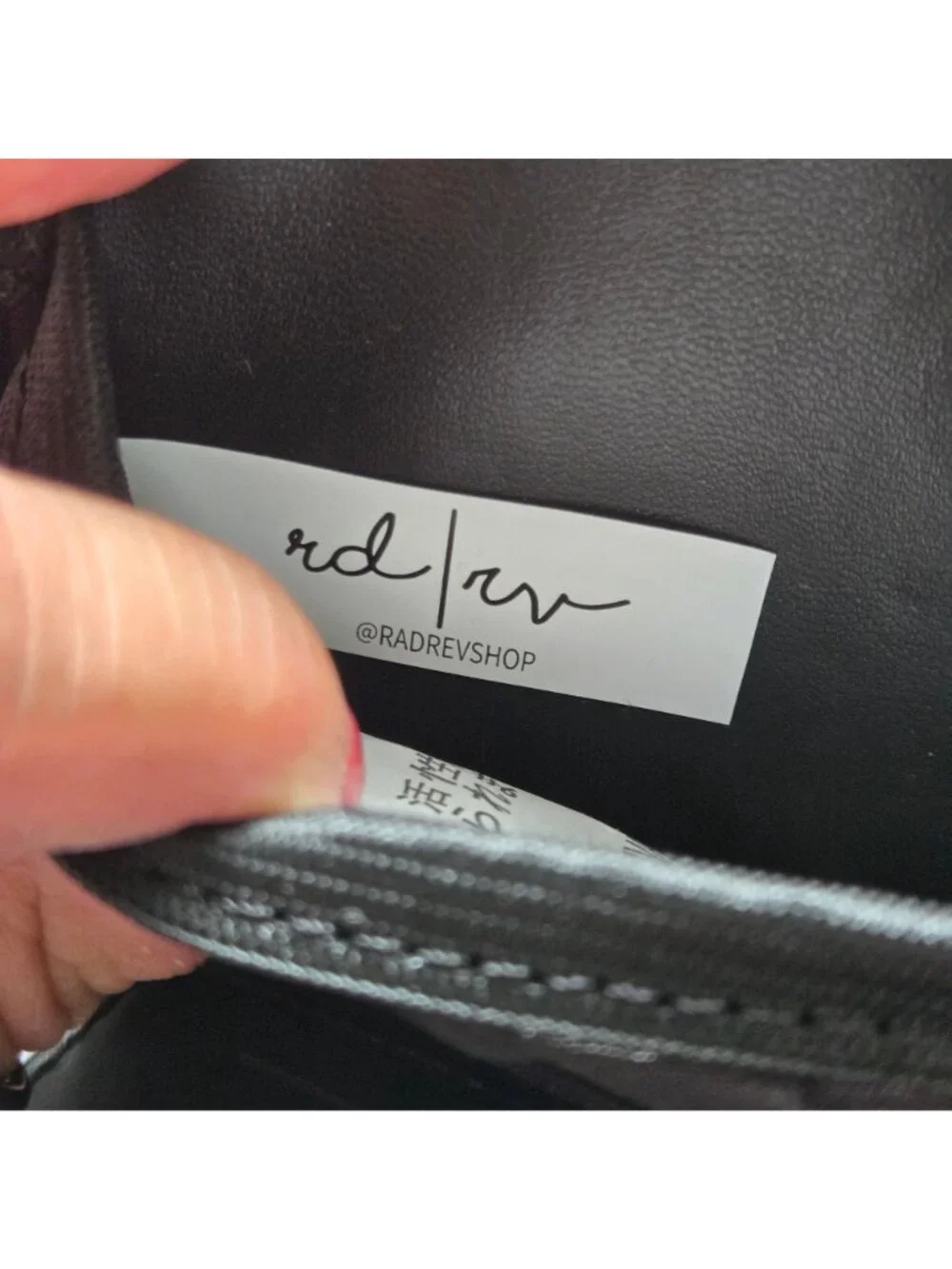 Radrev NWOT Lux Card Wallet In Black Quilted Zip Around 5.5